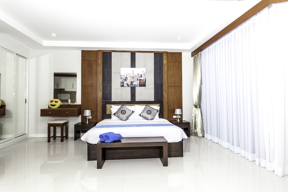 Q Kata Residence