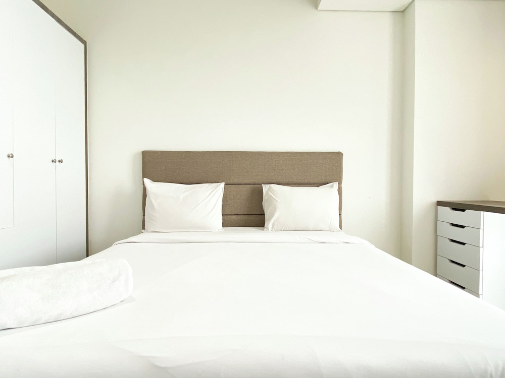 Modern Look Studio At Lrt City Bekasi Apartment