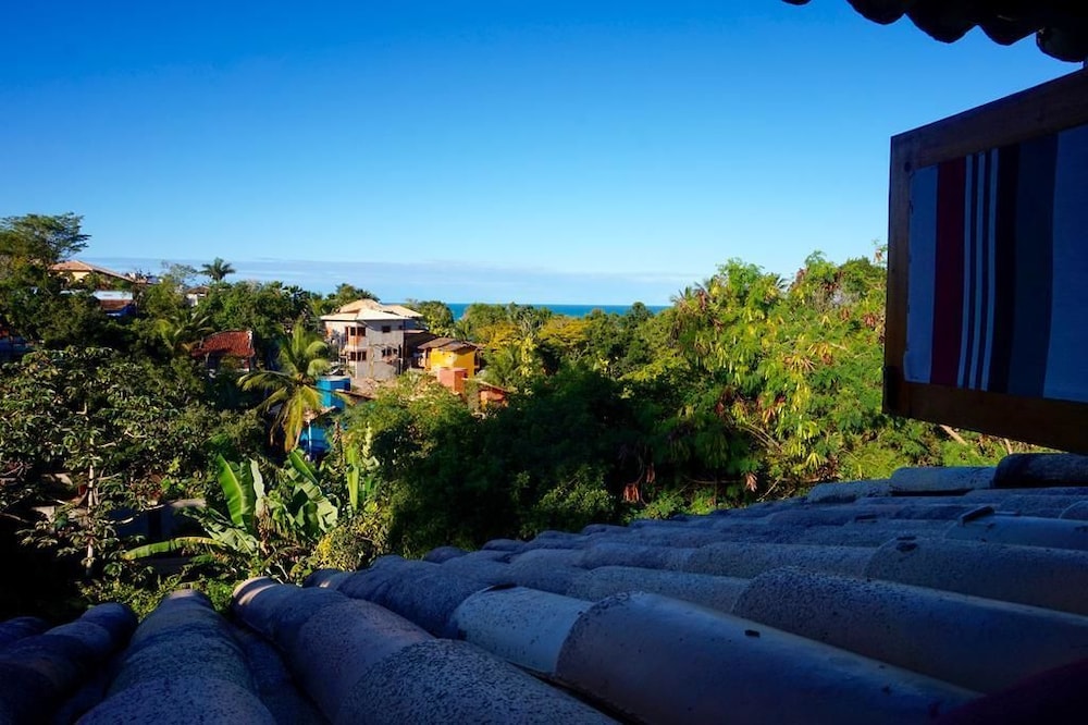 Novos Baianos Hostel e Suites