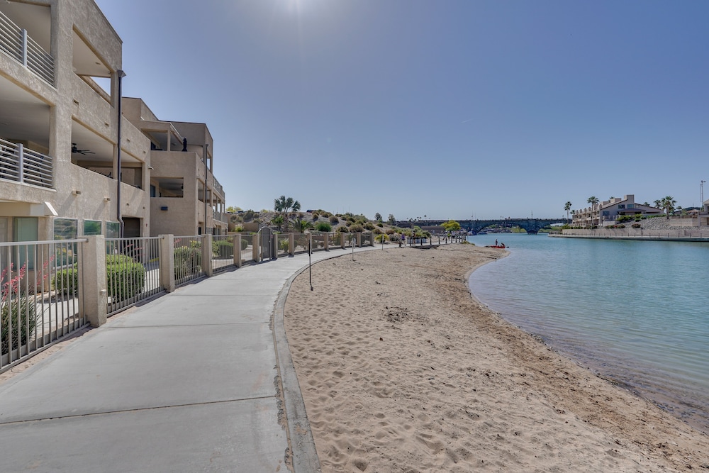 Waterfront Condo w/ Pool Access in Lake Havasu
