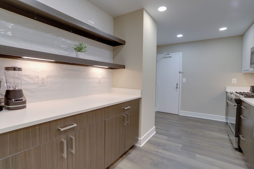 Walkable DC View Apartments