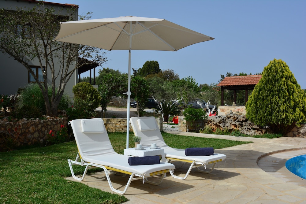 Elianthos Villa