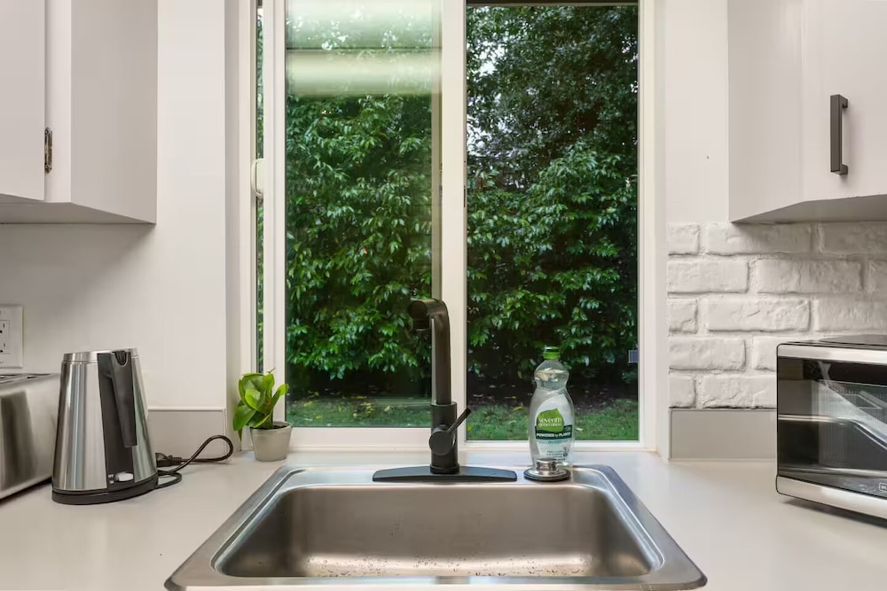 Comfortable Kirkland Home for Family & Remote Work
