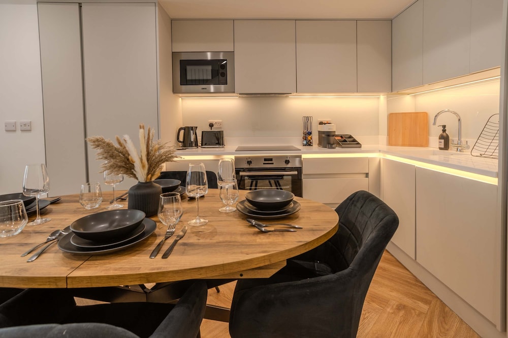 The Hidden Suite - 4BR Townhome Roof Top