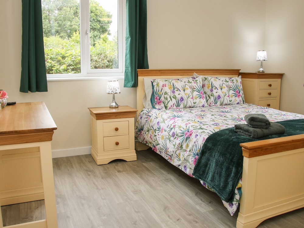 Holly Lodge
