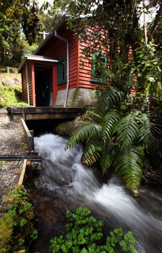 Dawson Falls Mountain Lodge