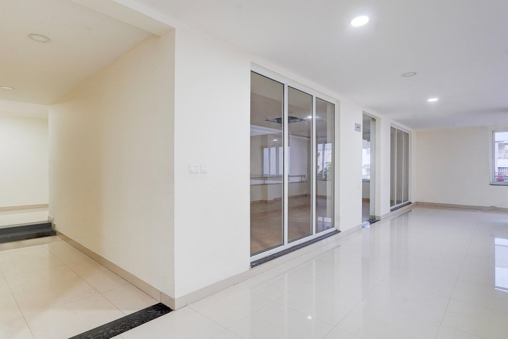 Poolside Retreat Near Sathyabama Chennai