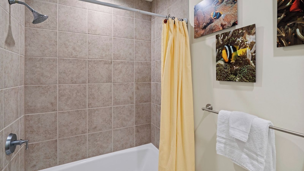 Updated Townhome Ocean View Private BBQ & Lanai - Vrkcv