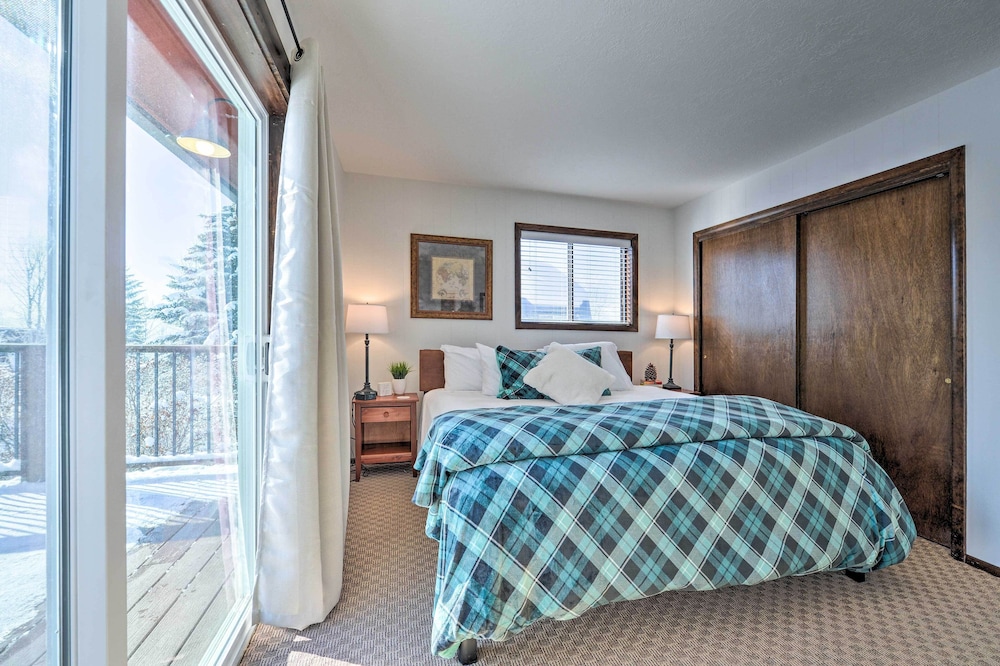 Elevated Alpine Escape: Mtn Views + Game Room! view 4