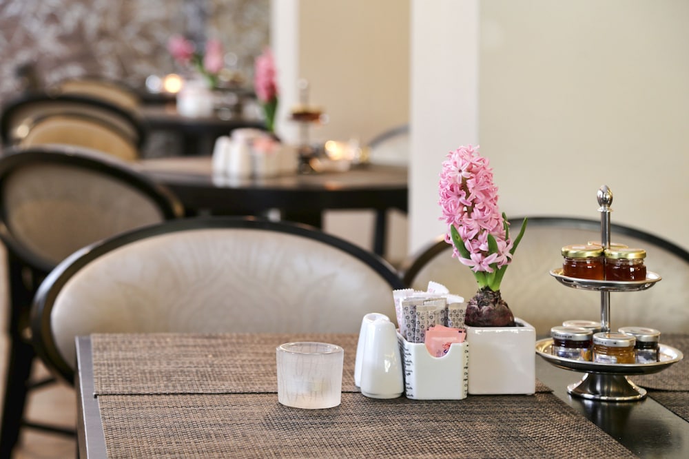 Kifisia Vacations - The Y Hotel - Property Image 1