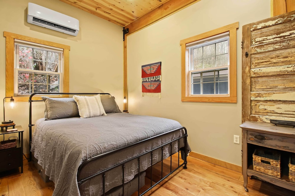 'the Nuthouse on Squirrel Creek': Ski, Hike & Fish
