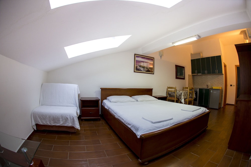 SMS Apartments