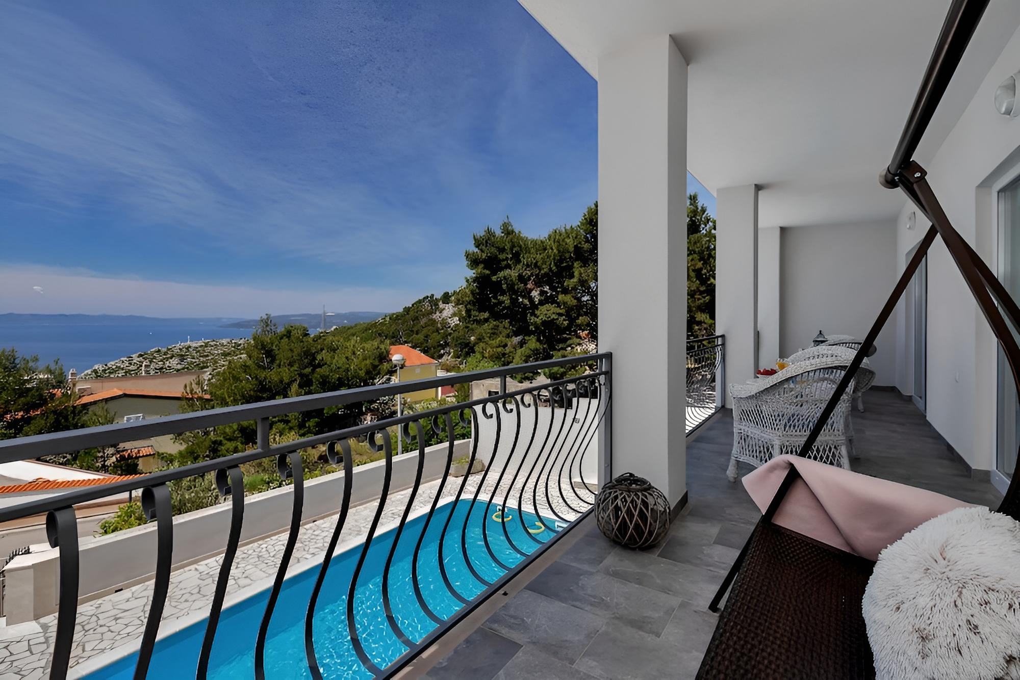 Ivo - With Pool - H view 5