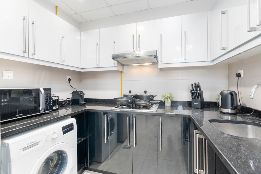 Whitesage - Super Chic Condo With Terrace And Cityscape Views