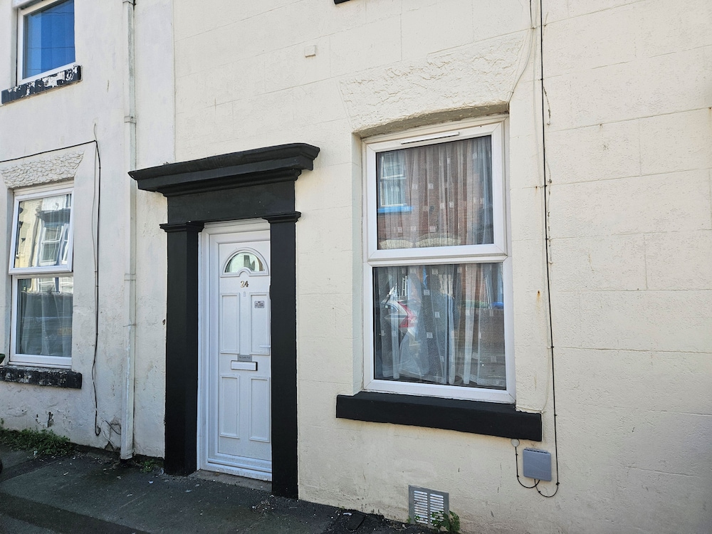 24 Trafalgar Road