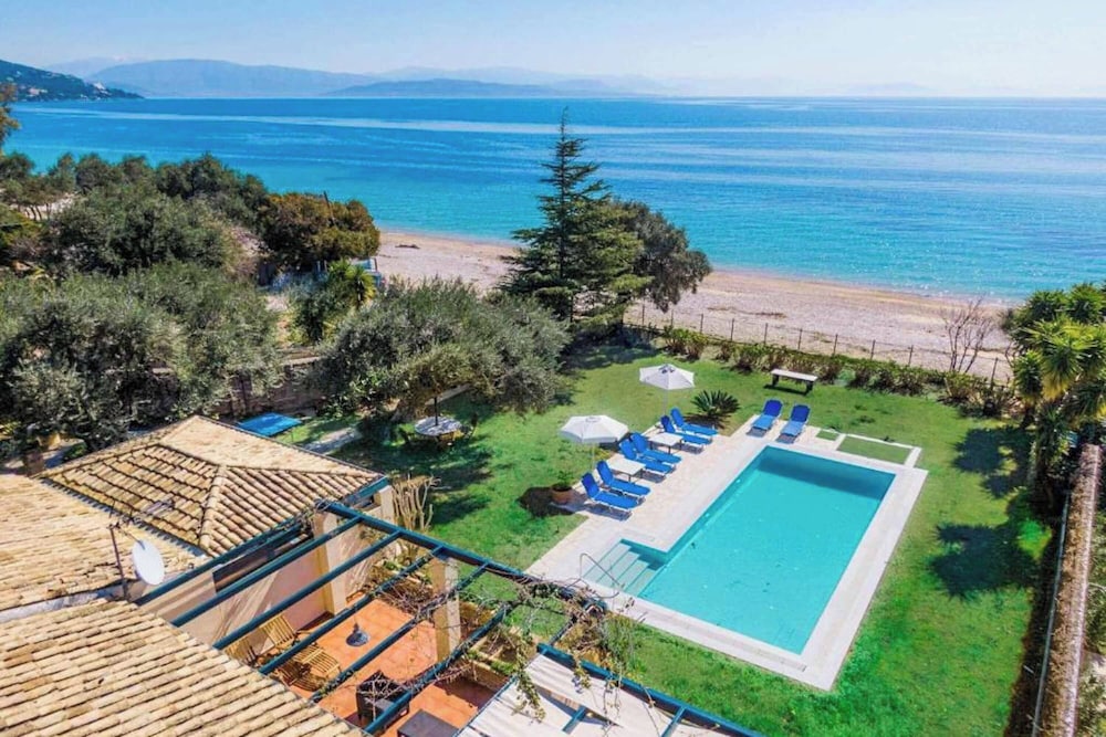 Villa Barbati Beachfront