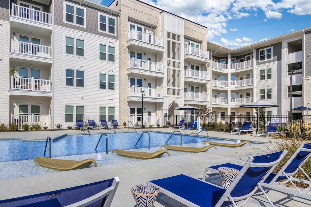 Landing Apartments Mason Creek Circle
