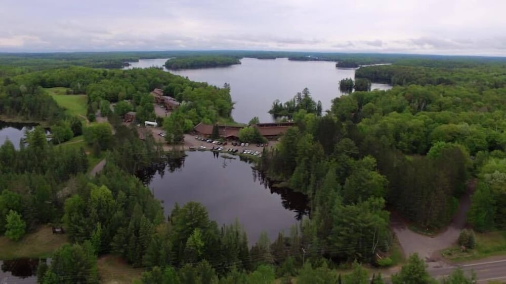 Lakewoods Resort & Lodge