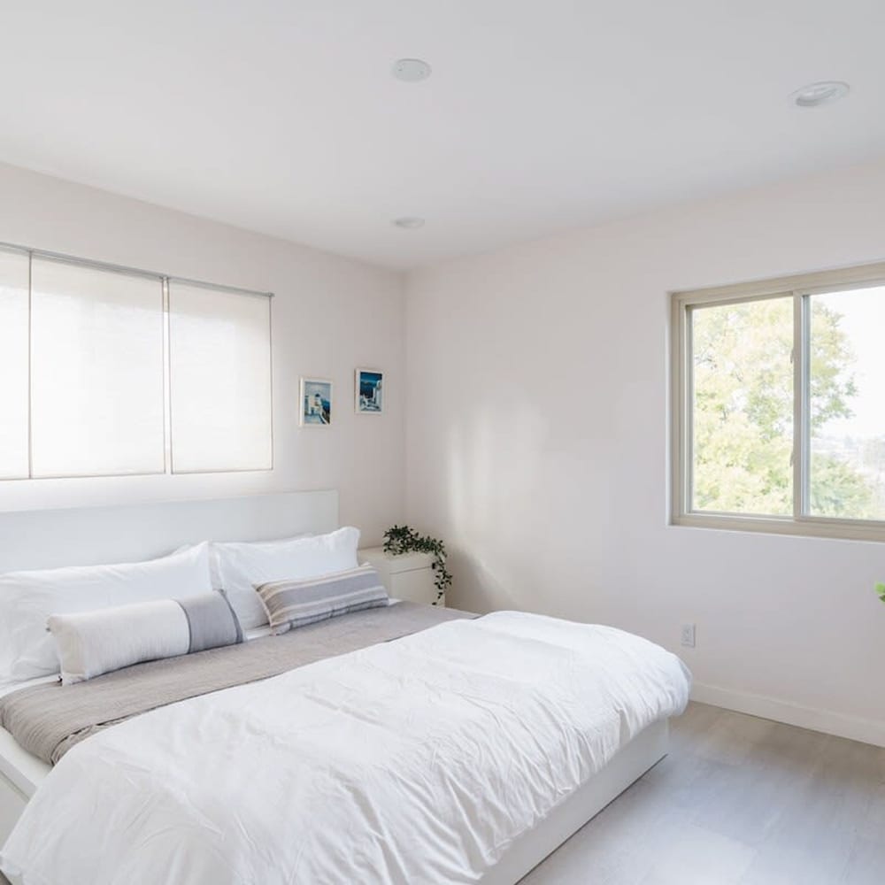 Spacious and Bright 5-bedroom Oasis Pool and Yard