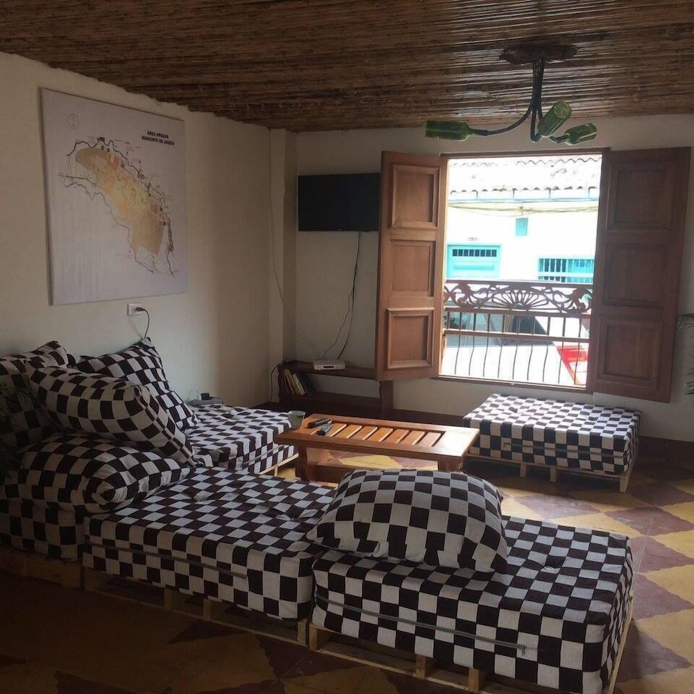Sgt Pepper's Hostel