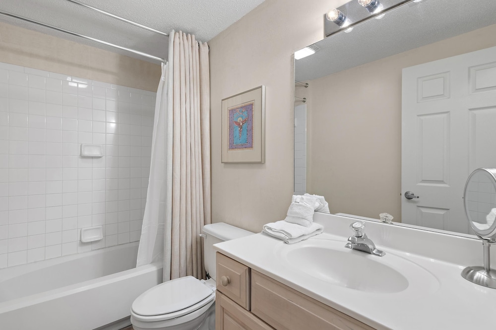 Inn at Crystal Beach 611