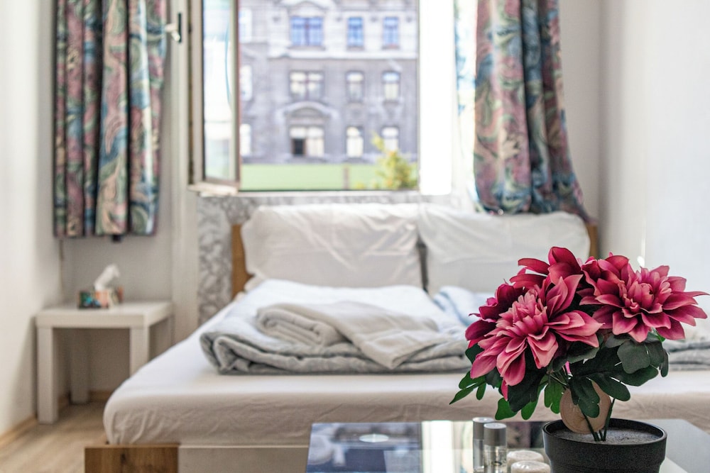 Comfortable 3BR Danube & Millenium Tower