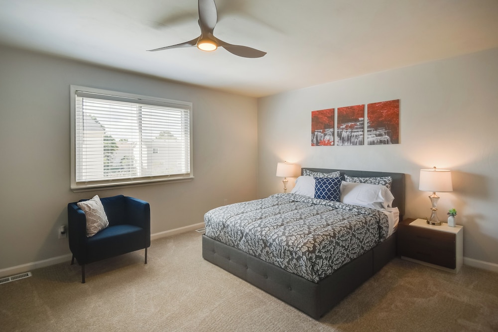Stay By the Beach! Norfolk Duplex Half-mi to Ocean