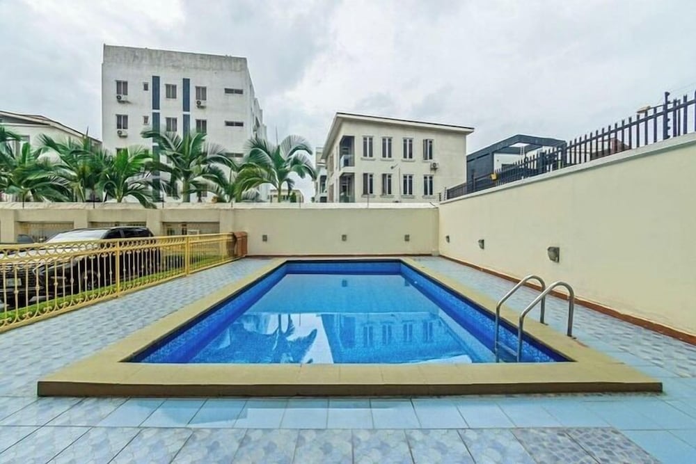 Deluxe Haven Apartment