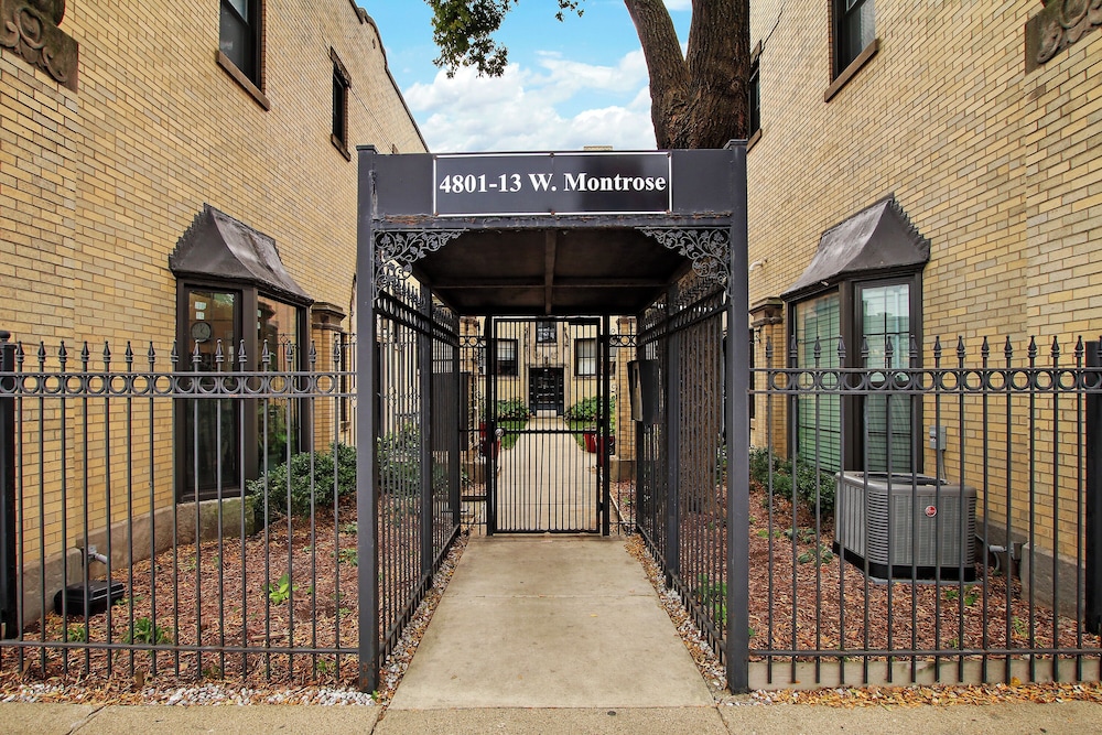 1BR Vibrant Apt - Montrose 2E
