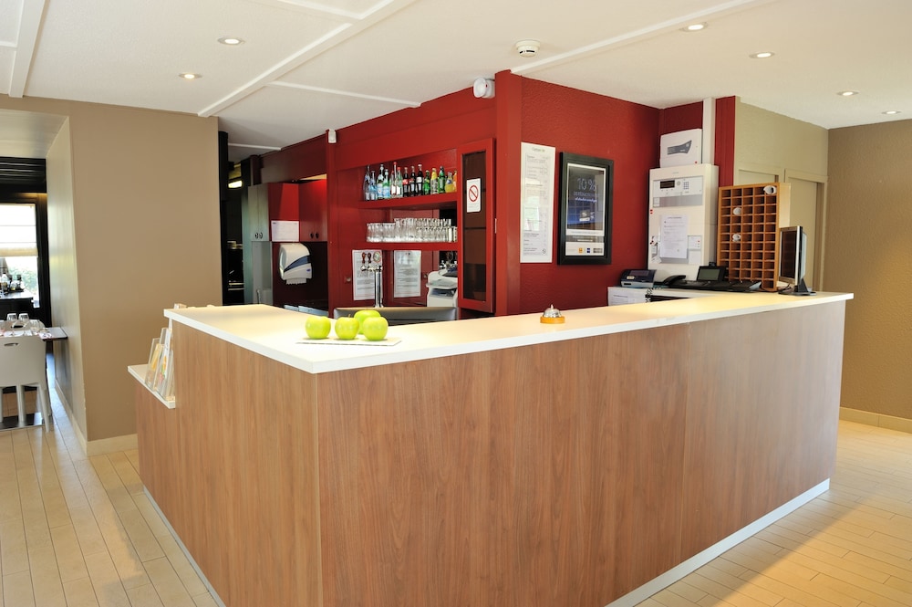 Vitrolles Vacations - Kyriad Marseille - Vitrolles Aeroport - Property Image 4