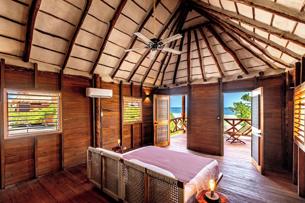 LOB LOB Beach Cabins