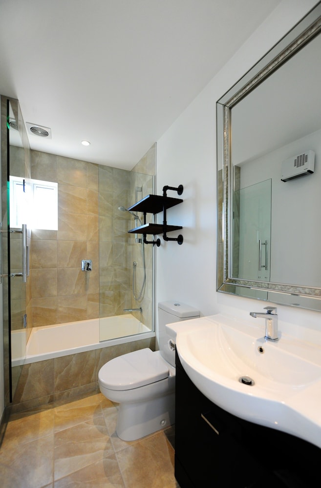 DH Lakeview Villa