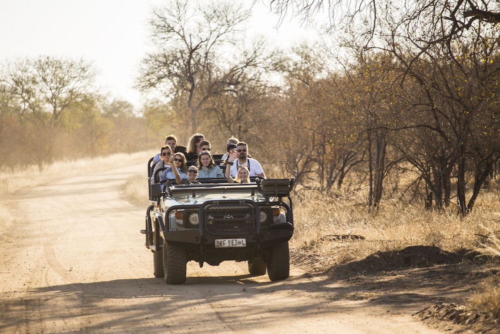 Nyati Safari Lodge