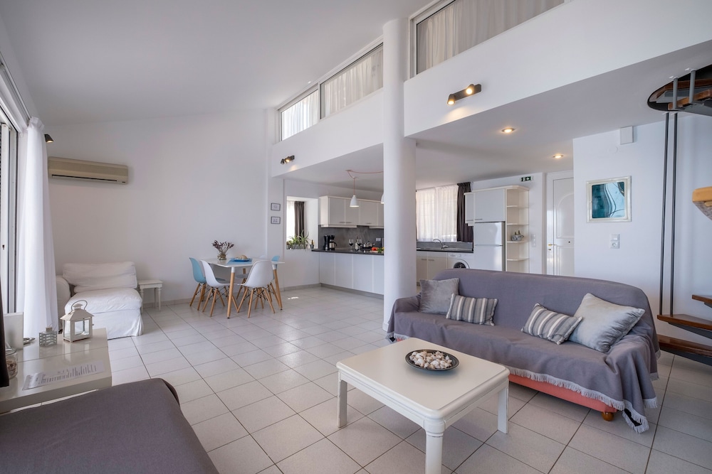 Meli Apartments & Villas