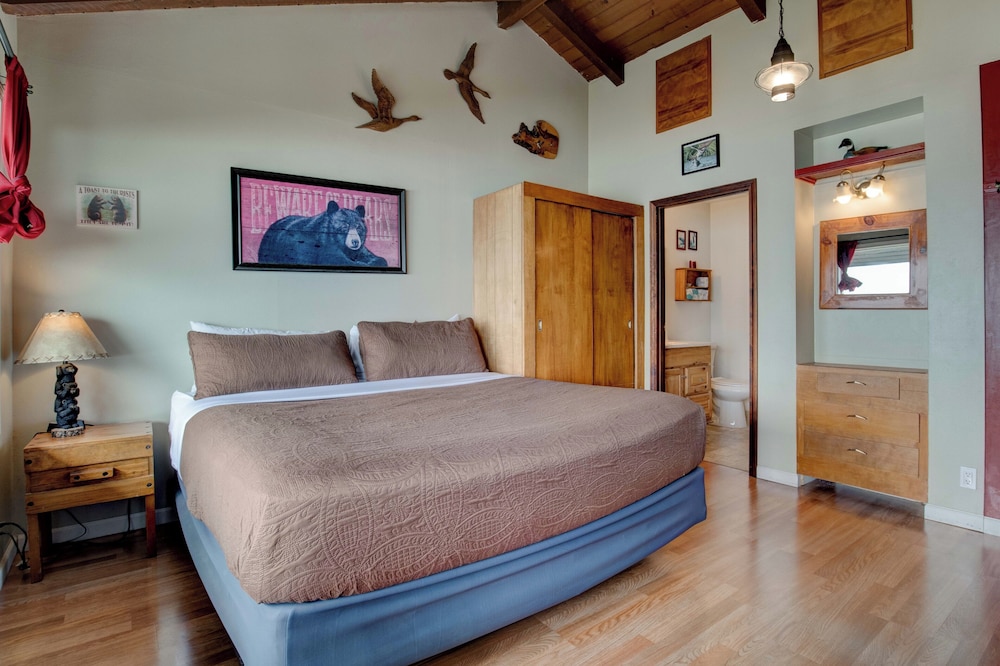 Moolack Shores Inn