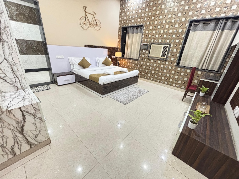 GoBravo 11 6BHK Farm with Pool Sohna Road Gurgaon