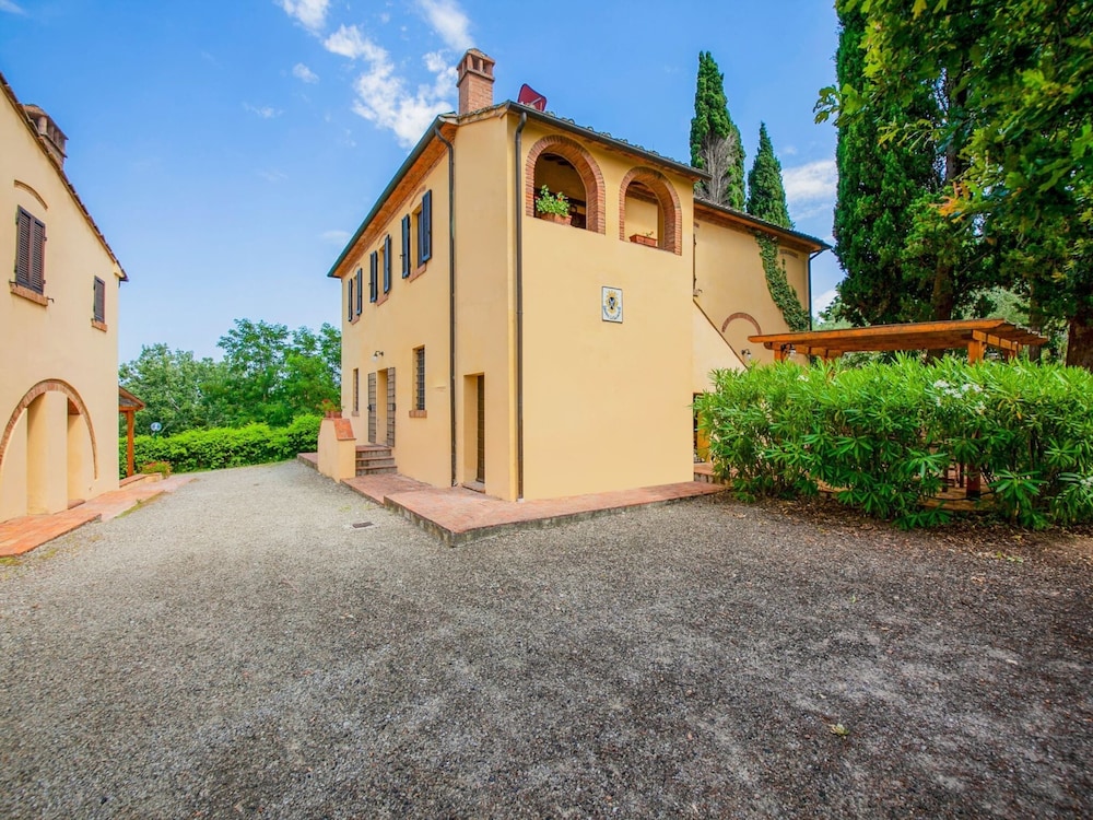 Rustic Farmhouse in Terricciola view 2