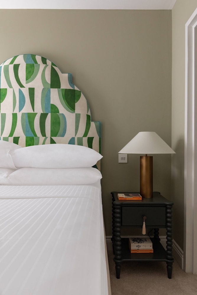 Culford Gardens III by Onefinestay