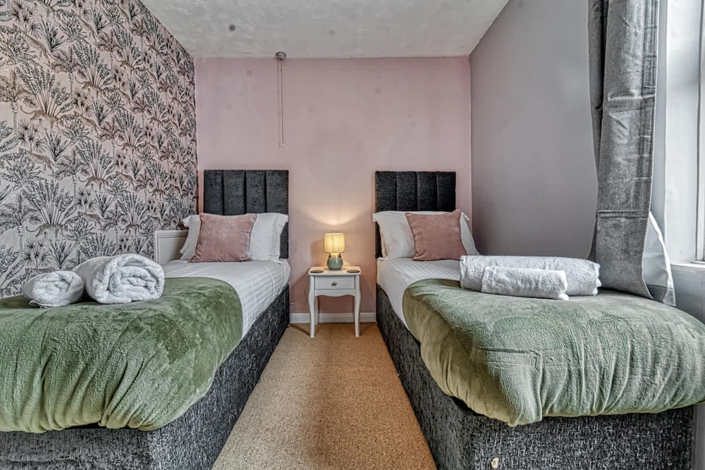 Host Stay Southfield Residence