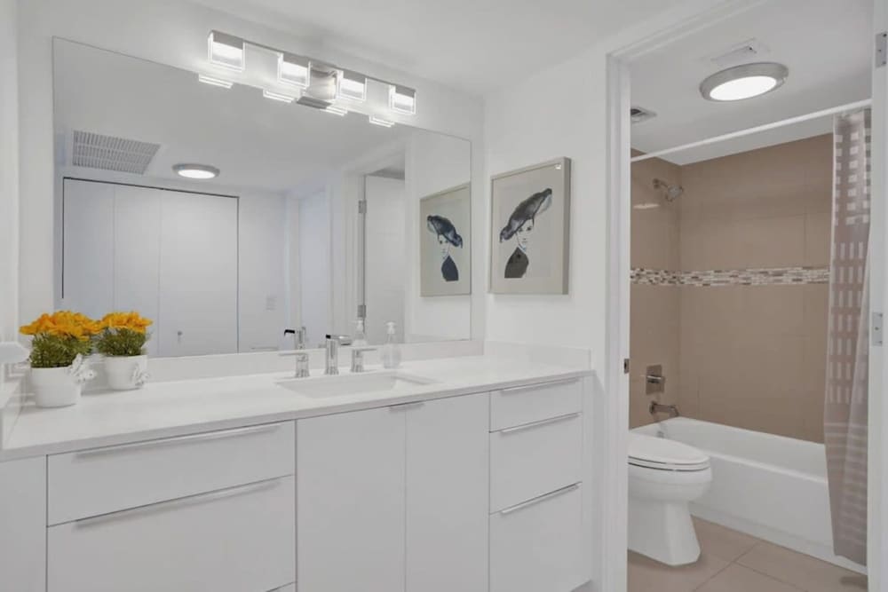 Boutique Luxury 2Br 2Ba Beach Intercostal View