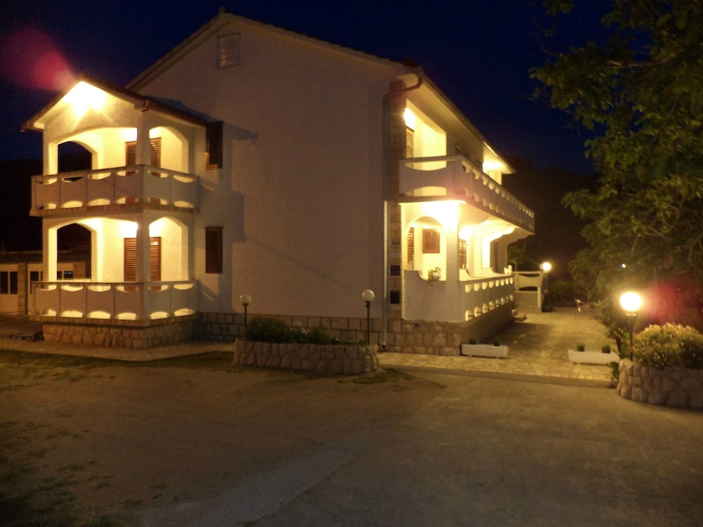 Photo 28