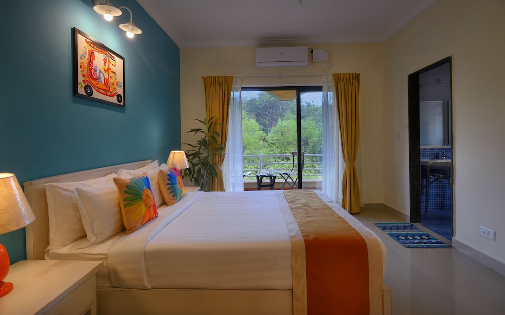TreeHouse Blue Hotel & Villas