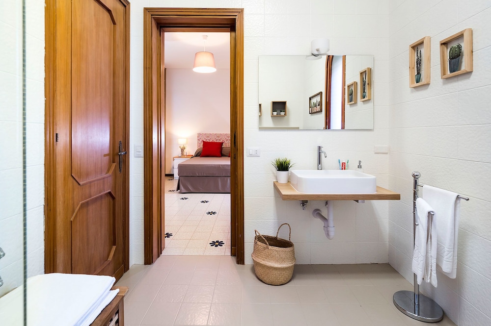 Baia del Riccio en Augusta — bathroom