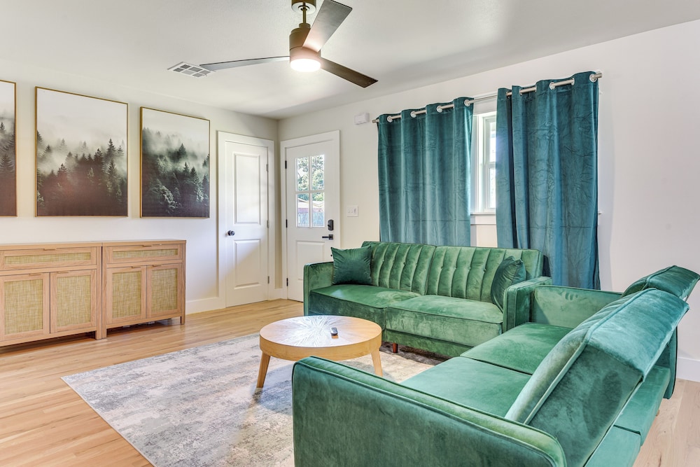 12 Mi to BOK Center: Pet-friendly Home w/ Yard!
