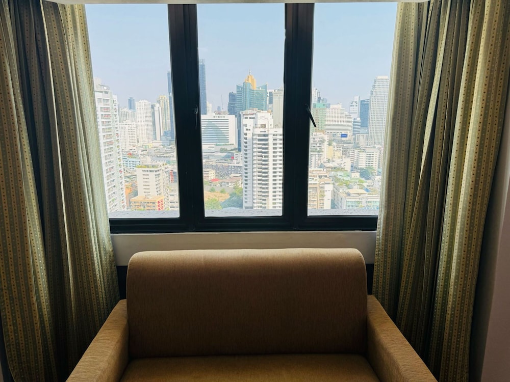 Omni Tower Sukhumvit Nana - Direct