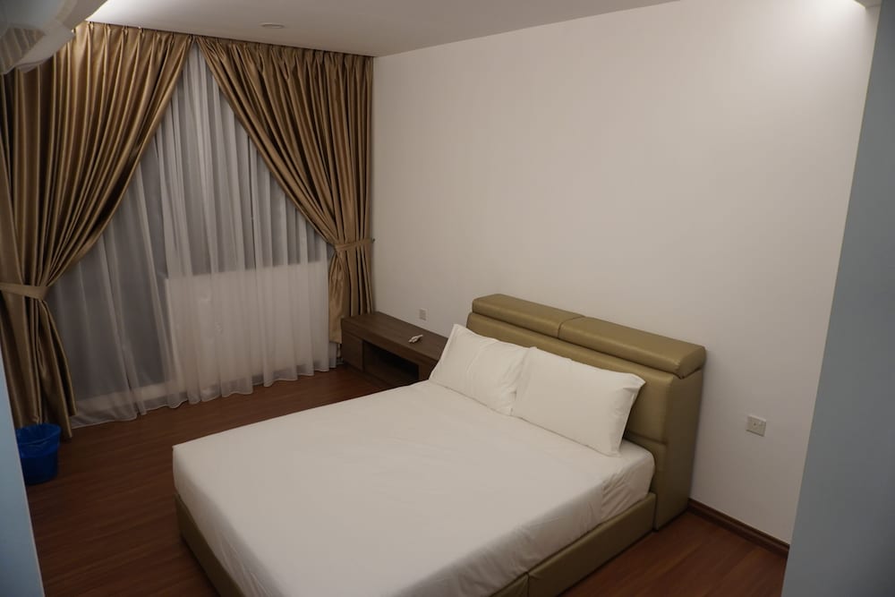 Luco Apartments Viva City Megamall photo 6
