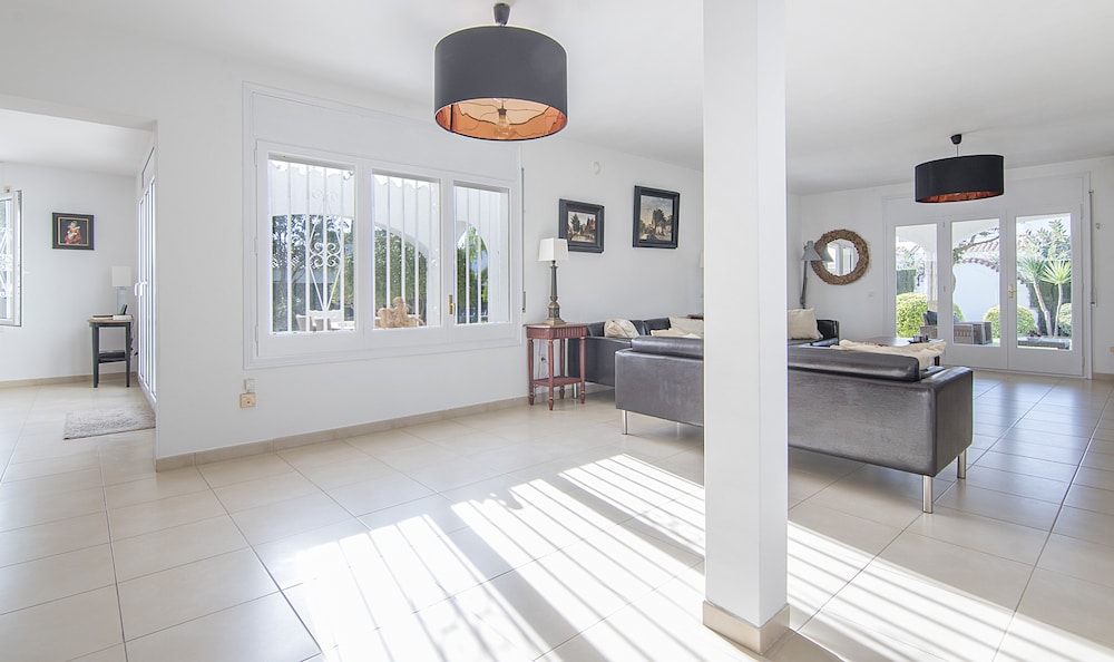 Villa 50m from the beach in Cambrils TH 11 view 2