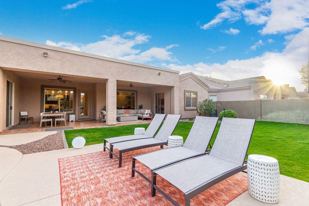 The Dreaming Tree Sleeps 10 Pool Spa Firepit BBQ