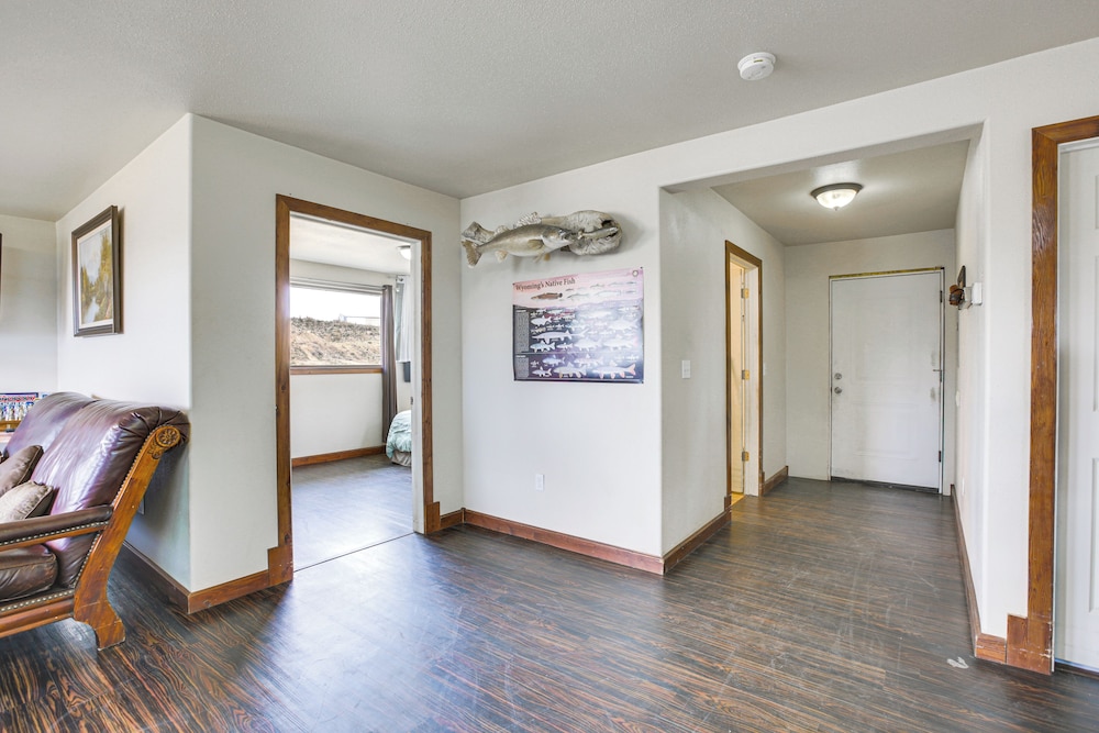 2 Mi to Dtwn Buffalo: Mtn-view Retreat w/ Patio! view 3