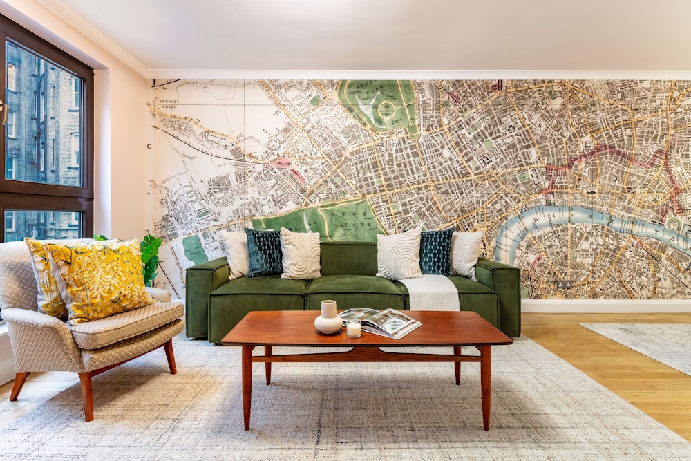 Spacious 2BR House by Madame Tussauds